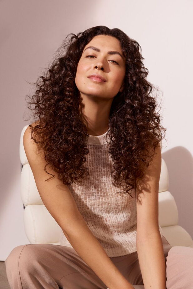 Alcina-Cashmere-2025-Model